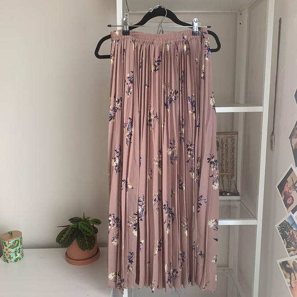 Long floral skirt - Picture 2 of 3